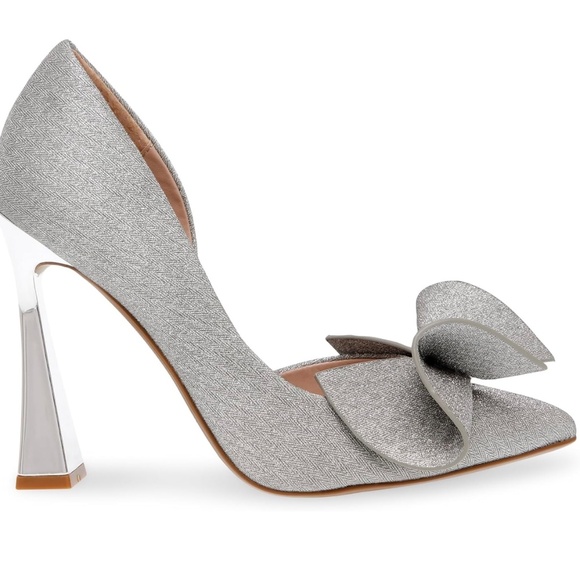 Shoes - Picture 3 of 4